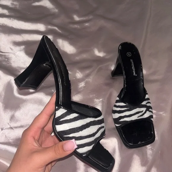 Black and White Zebra Print Women's Heels ⭐️ - Picture 1 of 3